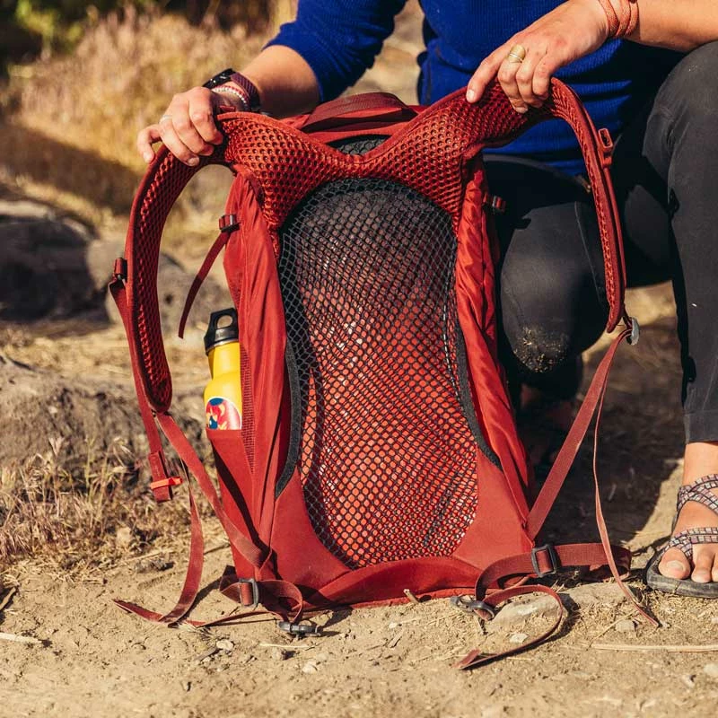 Gregory Freespan Arrio 24 Rucksack - Brick Red Backpacks