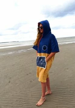 Wave Hawaii Flow Bamboo Cotton Poncho - Large Fit Hiking